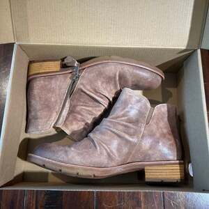 Söfft Beckie Ruched Waterproof Leather Ankle Booties